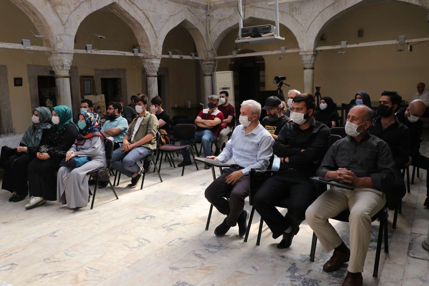 Türkiye Aile Meclisi: "Aileyi korumak için önce aileyi yıkan yasalar kaldırılmalı"